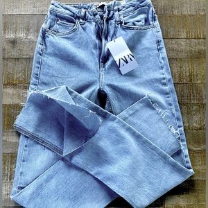 Zara denim . New with tag. It has two different tags but I believe it’s size 4.